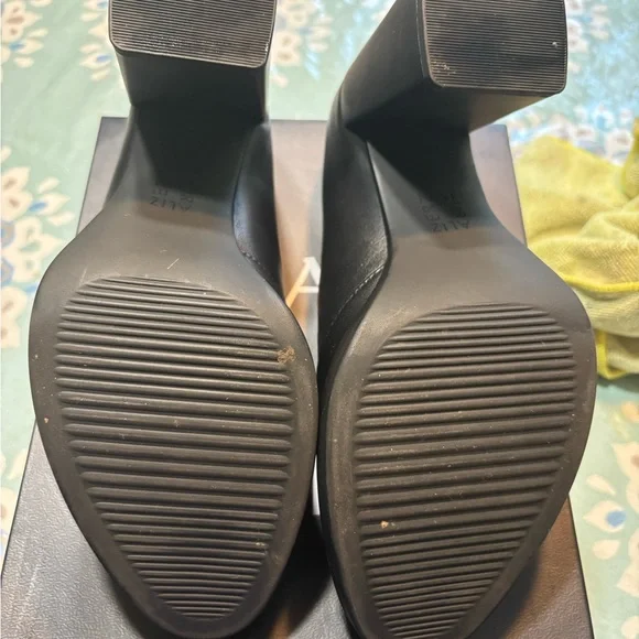 Naturalizer Black Heels Classic Mary Jane - Picture 5 of 5